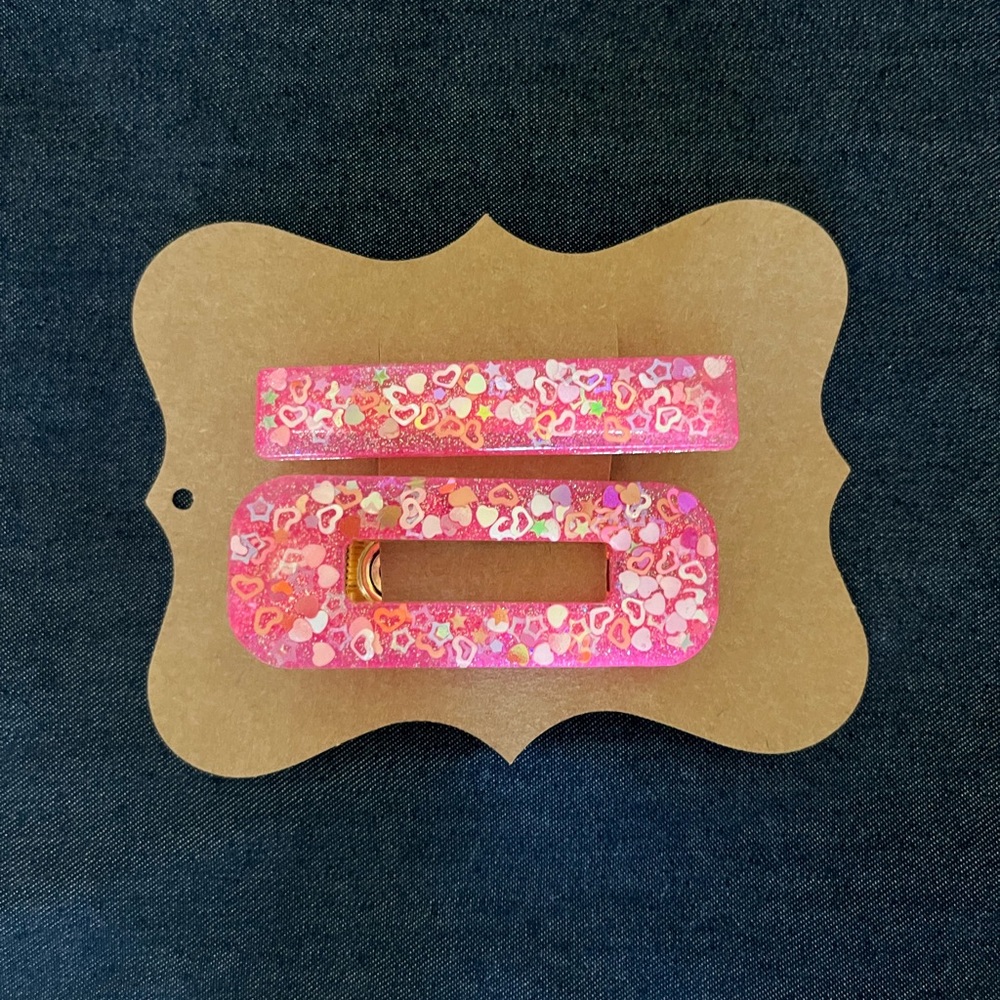 Resin clip set, bright pink glitter and heart confetti!